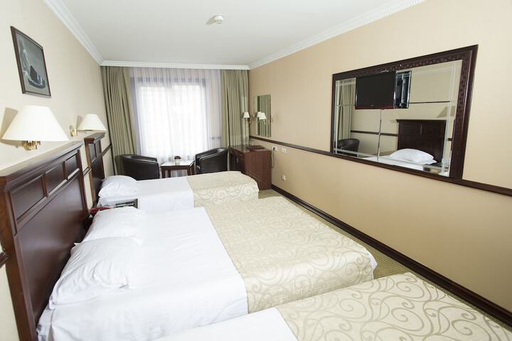 Room 30 of 114