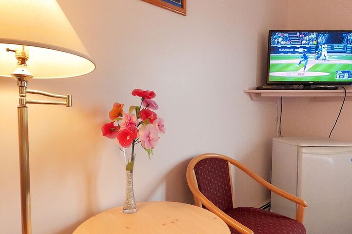 Room 27 of 43