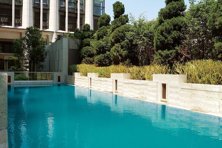 Pool 24 of 40