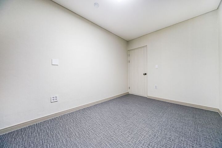 Room 10 of 66