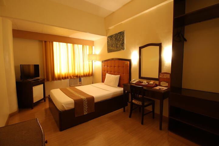Room 2 of 23