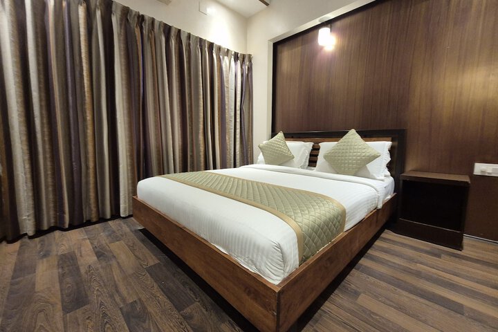 Room 6 of 25