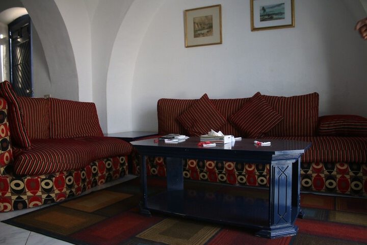 Room 8 of 12