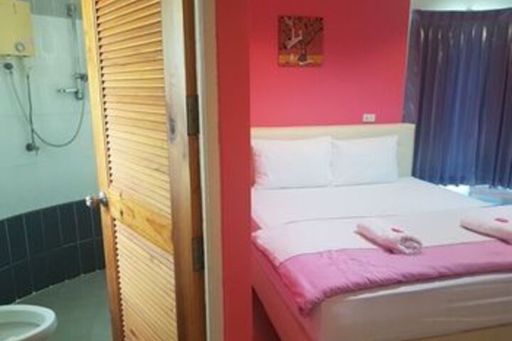 Room 10 of 34