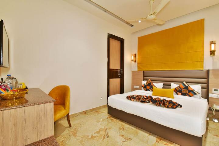 Room 4 of 51