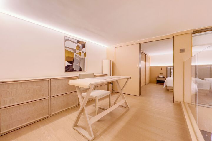 Room 22 of 56