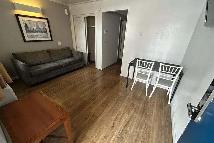 Room 6 of 31