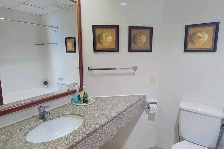 Room 418 of 650