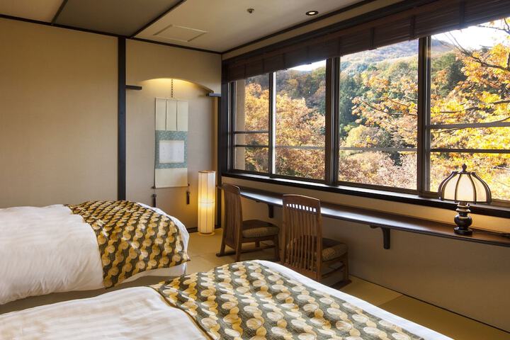 Room 19 of 102