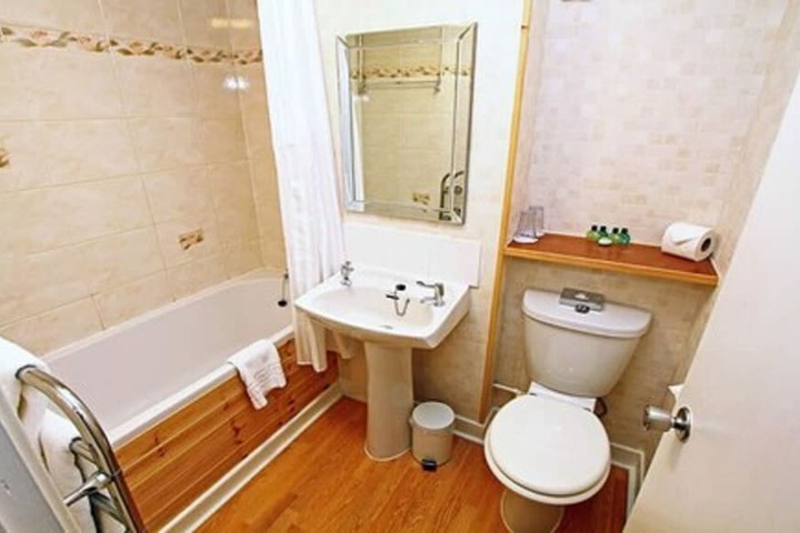 Room 42 of 69
