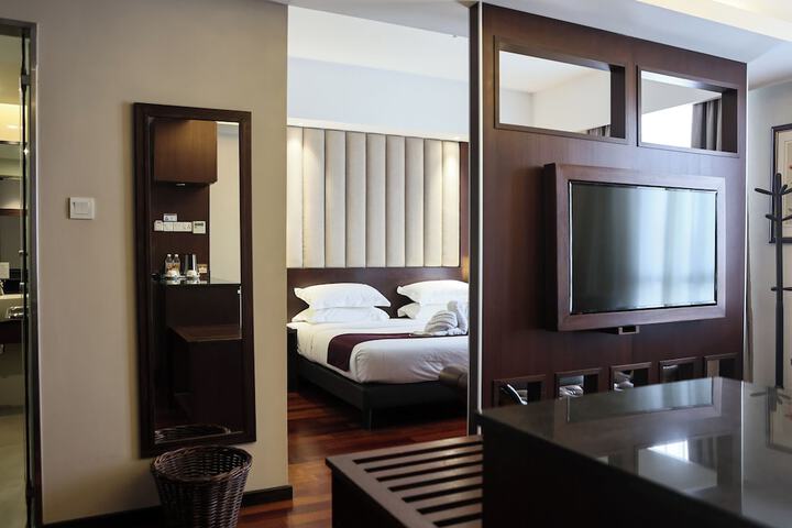 Room 32 of 71