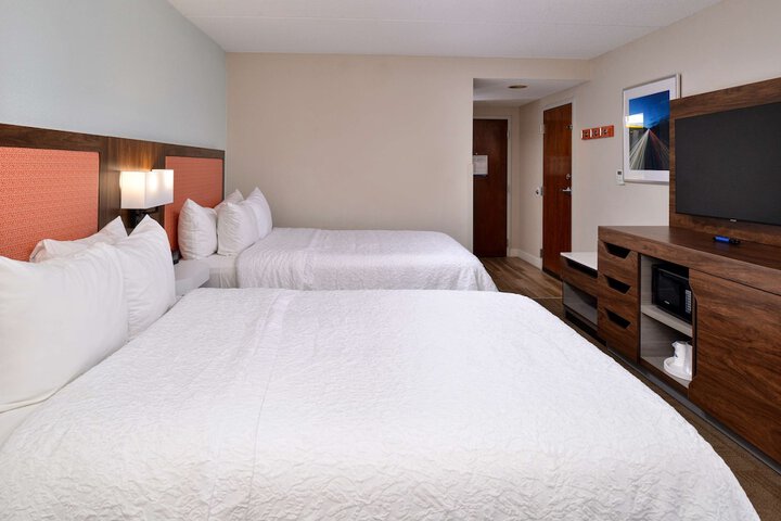 2 Double Beds (9 of 9)