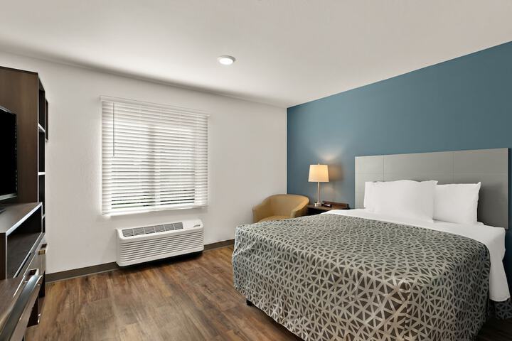 Room 10 of 29