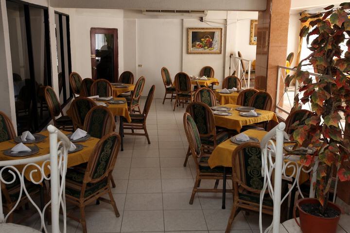 Dining Photos