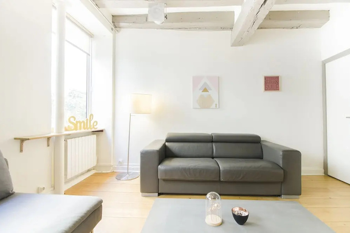 Room 4 of 12