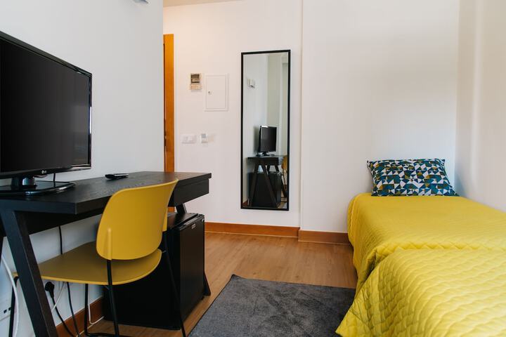 Room 34 of 89