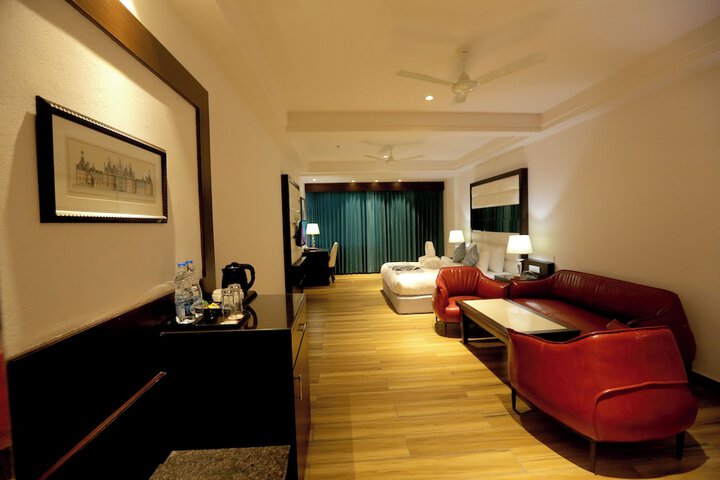 Room 35 of 74