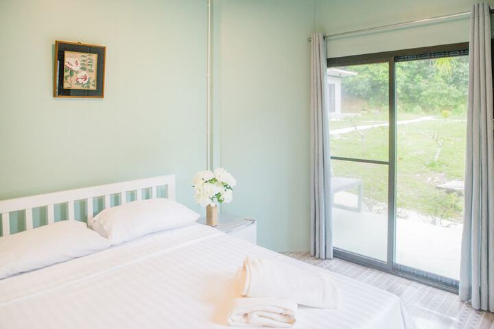 Room 2 of 31