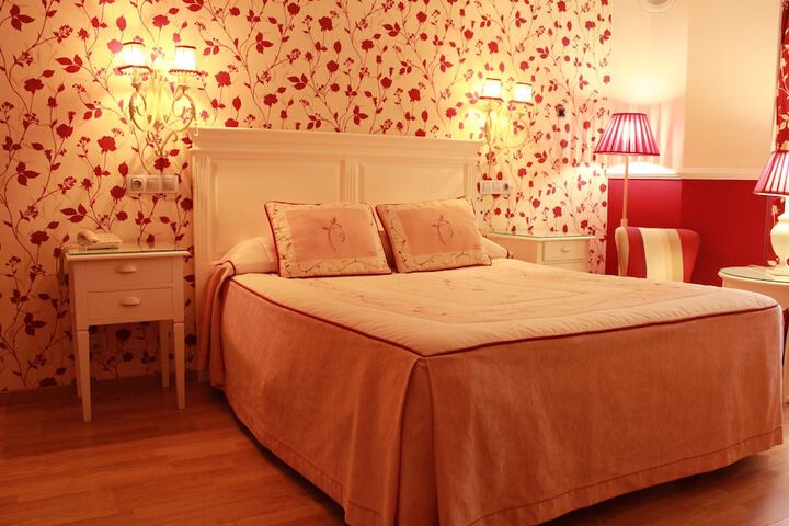 Room 9 of 28