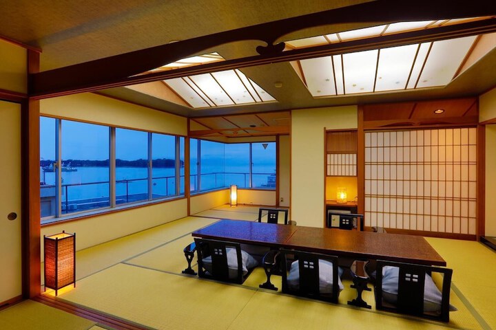 Room 5 of 25