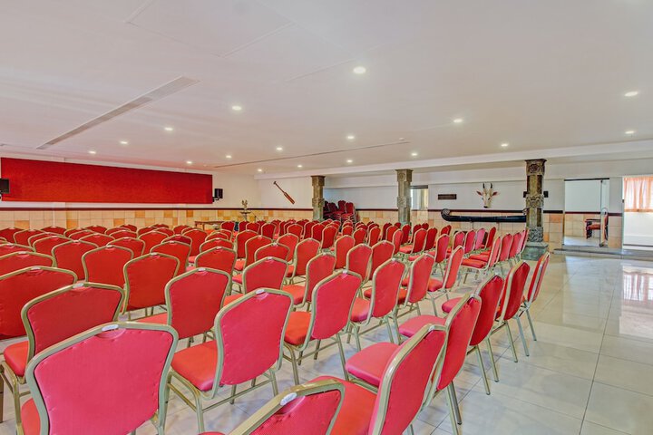 Ballroom/Hall 37 of 46