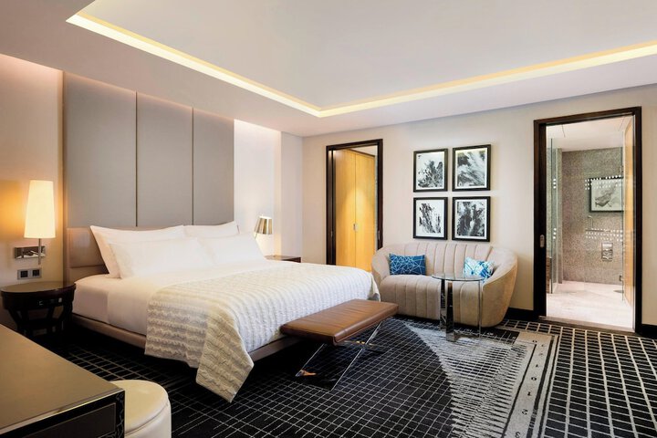 Room 15 of 107