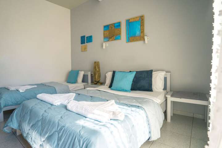 Room 33 of 74