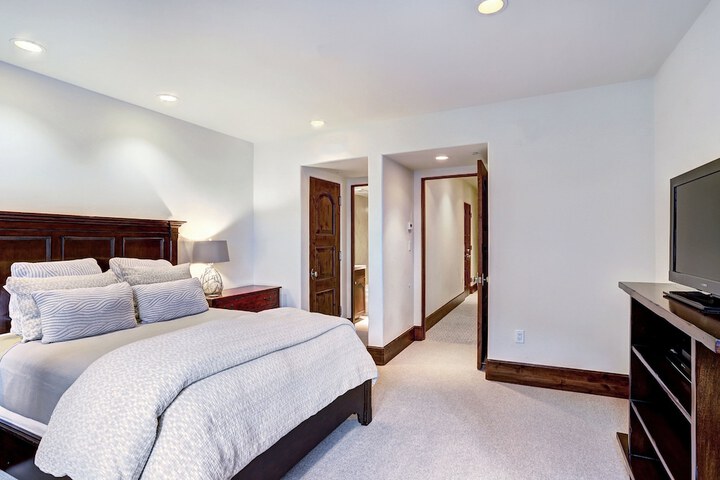 Room 57 of 302