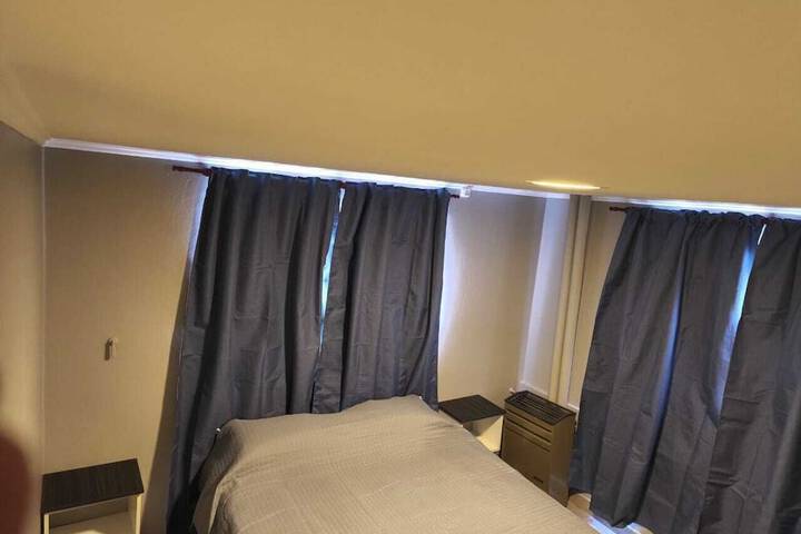 Room 2 of 30