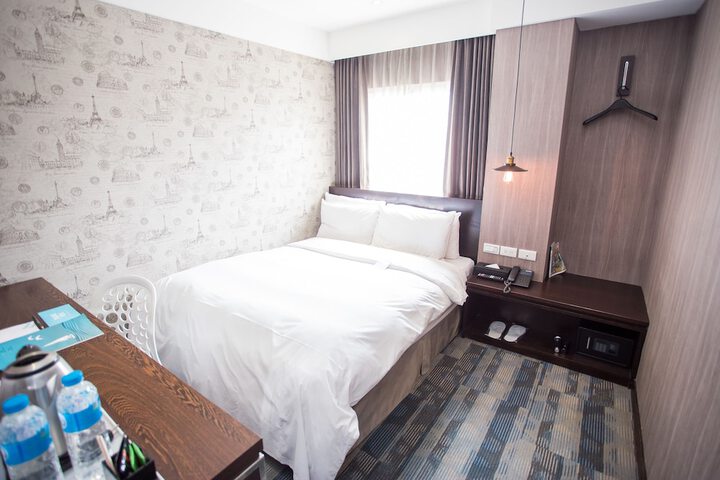 Room 70 of 99