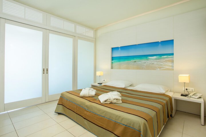 Room 38 of 154