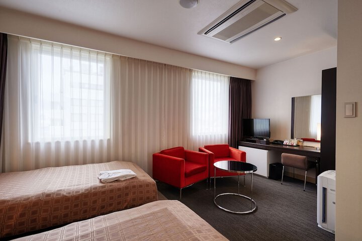 Room 27 of 79