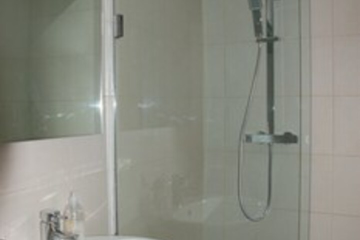 Room 5 of 13