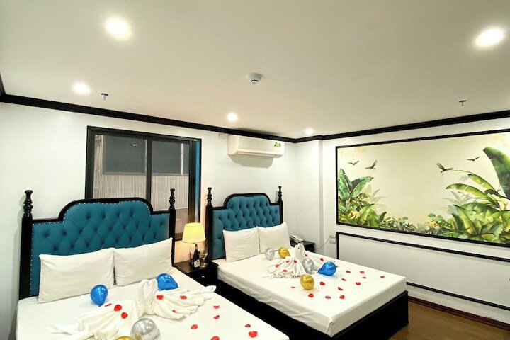 Room 19 of 36