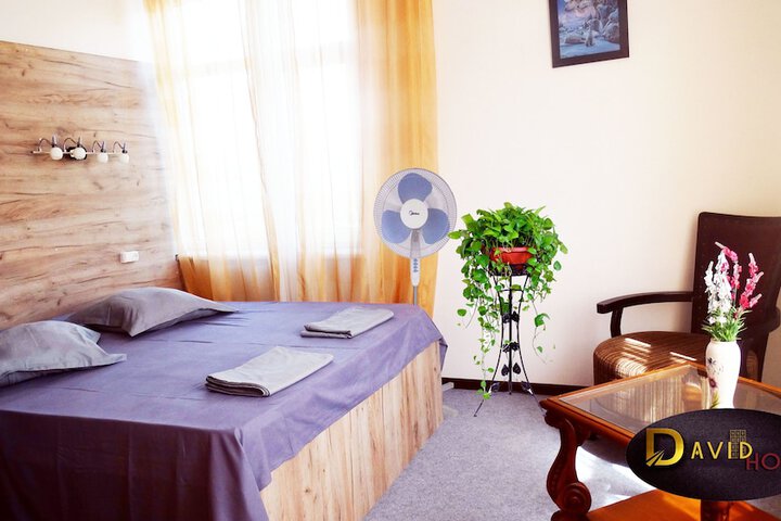 Room 13 of 21