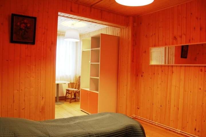 Room 5 of 79