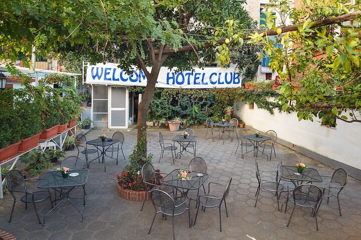 Hotel Exterior 65 of 69
