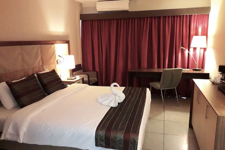 Room 21 of 36