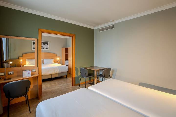 Room 34 of 74