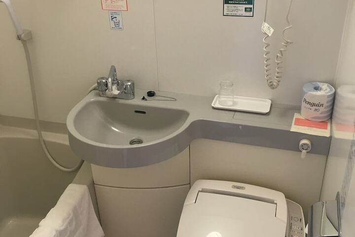 Room 21 of 40