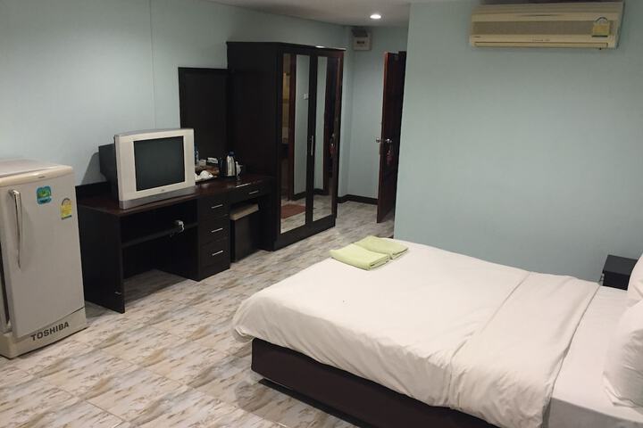 Room 19 of 68