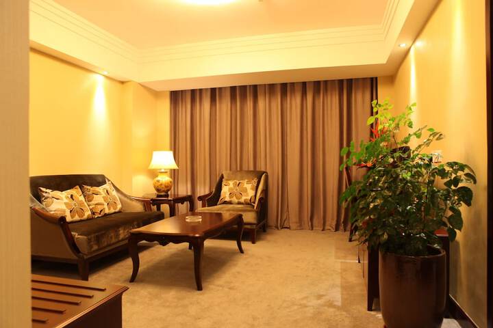 Room 5 of 36
