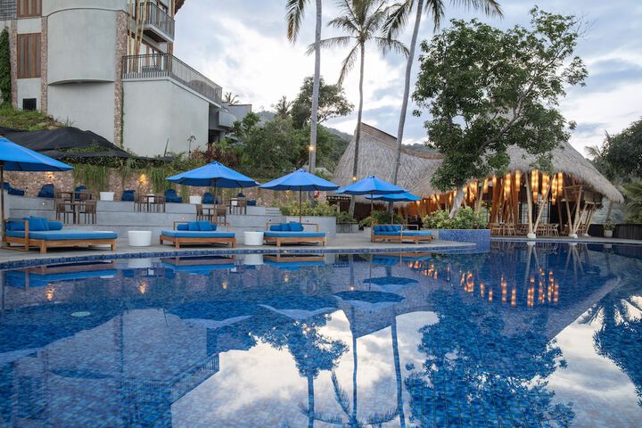 Pool 21 of 38