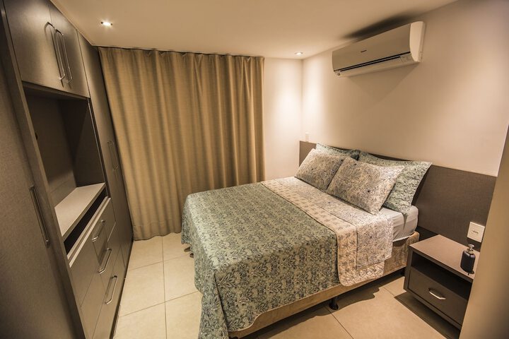 Room 5 of 152