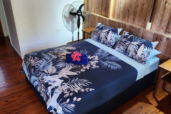 Room 10 of 42