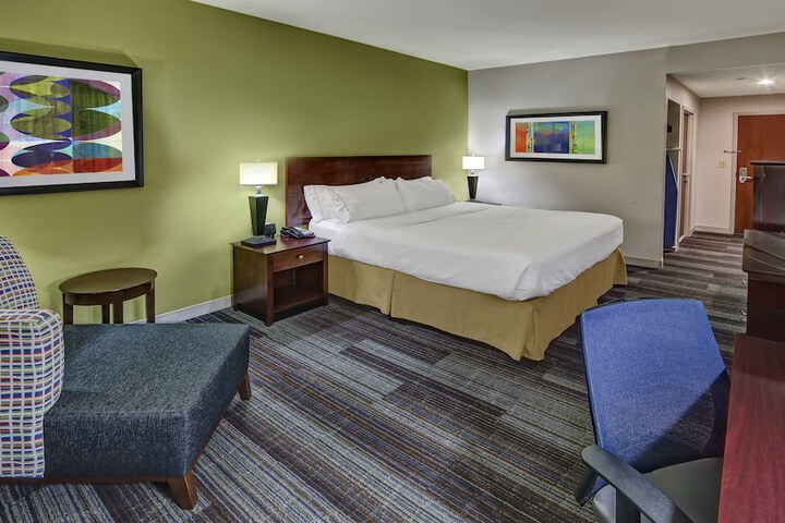 1 King Bed Suite (11 of 11)