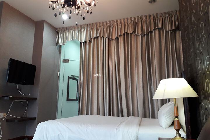 Room 22 of 87