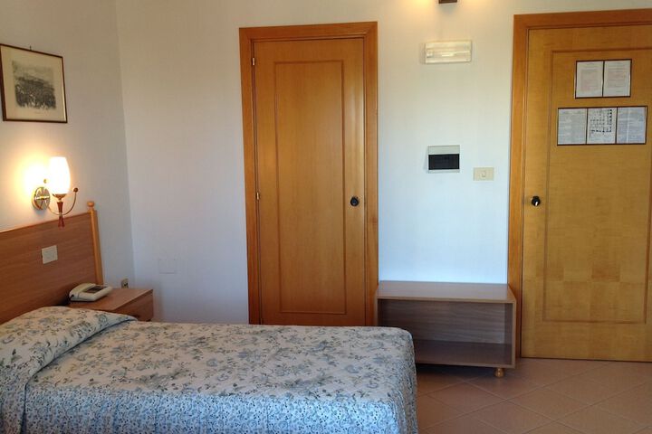Room 7 of 57