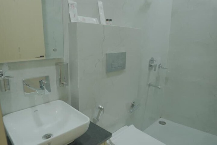 Room 37 of 61