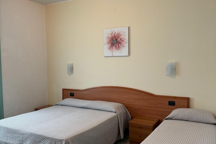 Room 6 of 39
